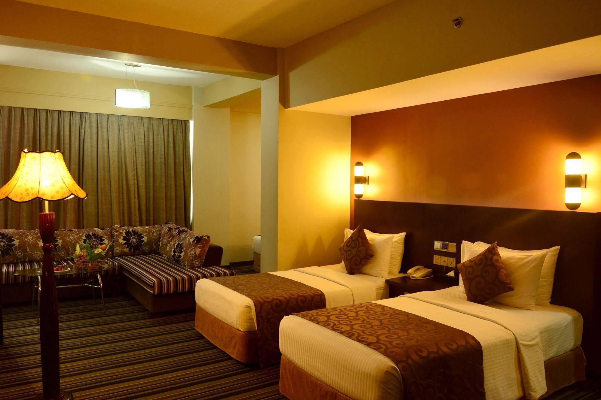 Pearl Grand Hotel Colombo Exterior foto